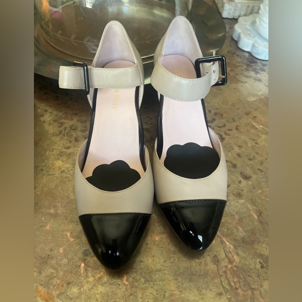 Taryn Rose Nut Black Soft Nappa Shoes size 9